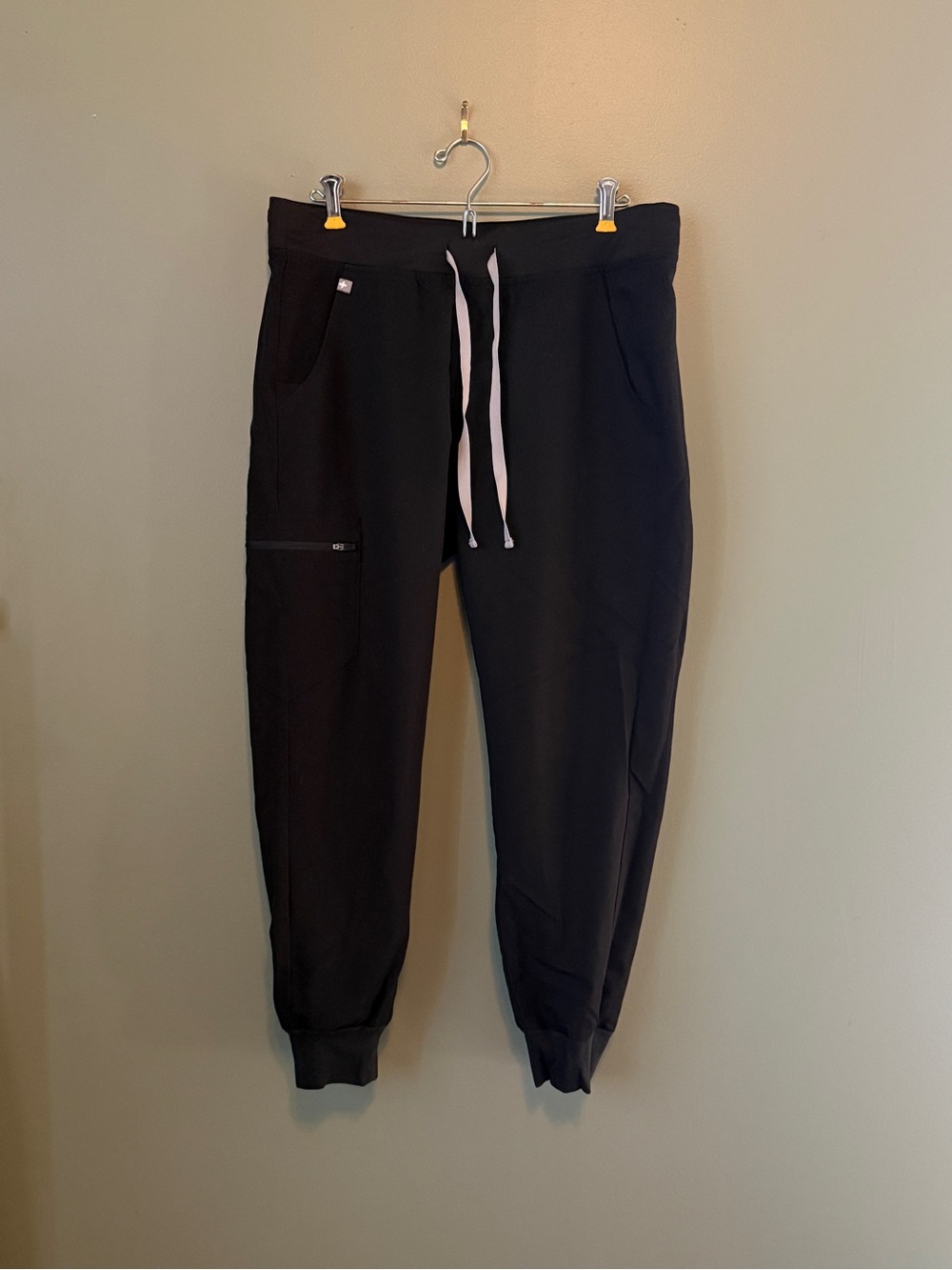 FIGS - Zamora Jogger Scrub Pants™ - Black - Size Petite M